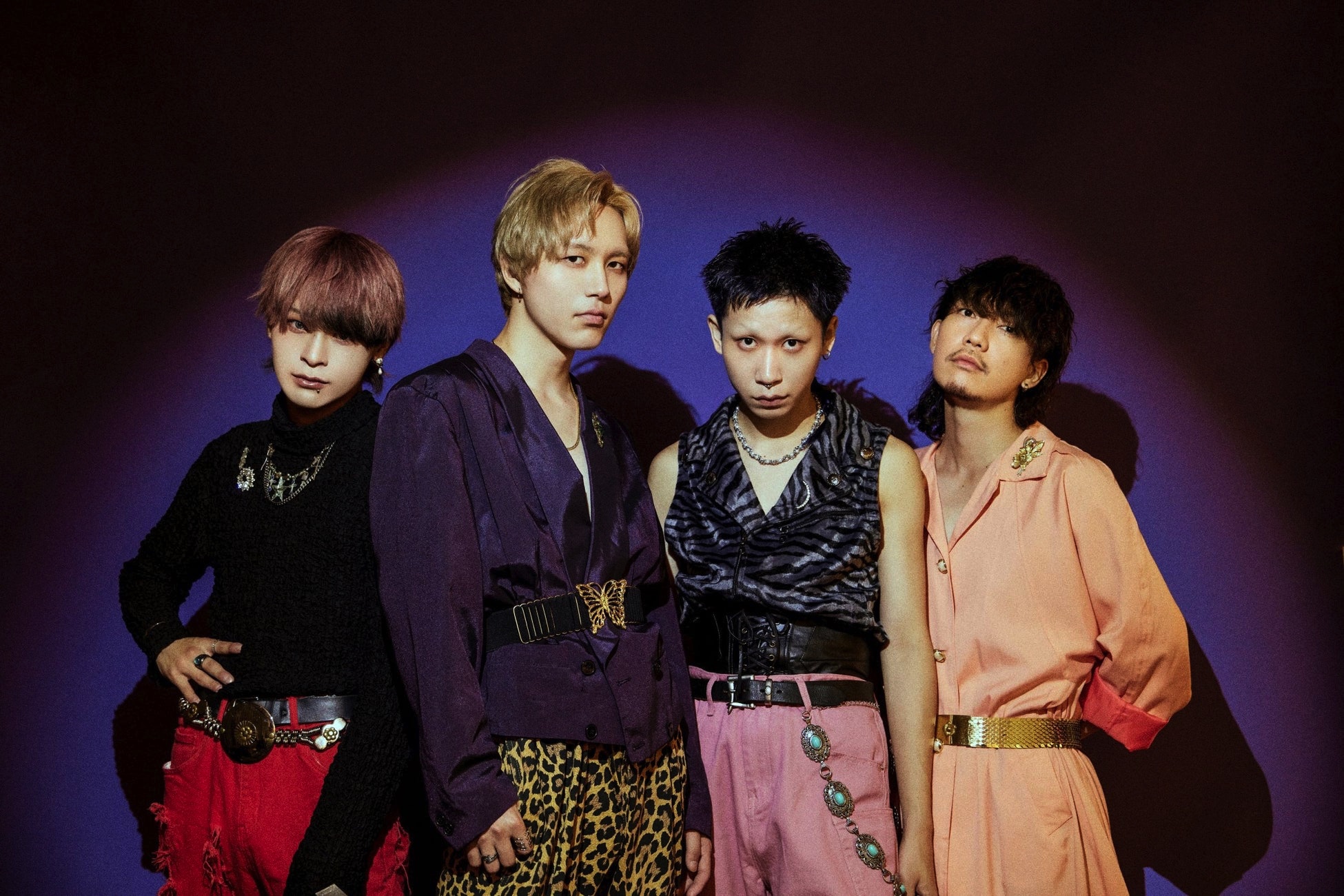 猫背のネイビーセゾン初となる全国ワンマンツアー、「ONEMAN LIVE TOUR