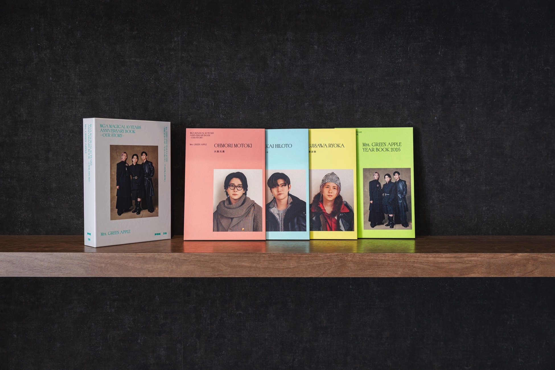 Mrs. GREEN APPLE初の単行本『MGA MAGICAL 10 YEARS ANNIVERSARY BOOK
